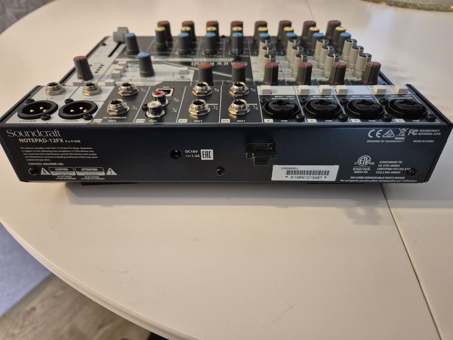 Mixer Soundcraft Notepad 12Fx  impecabil!