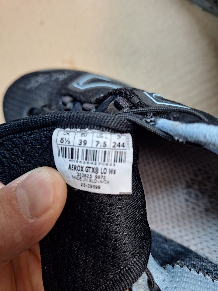 Lowa Goretex Aerox GTX Lo  în foarte bune condiții