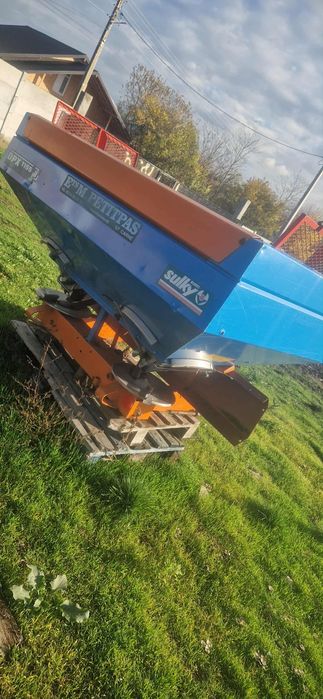 Vand distribuitor ingraseminte