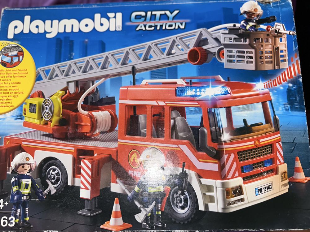 Playmobil - Пожарна кола със стълба 9463