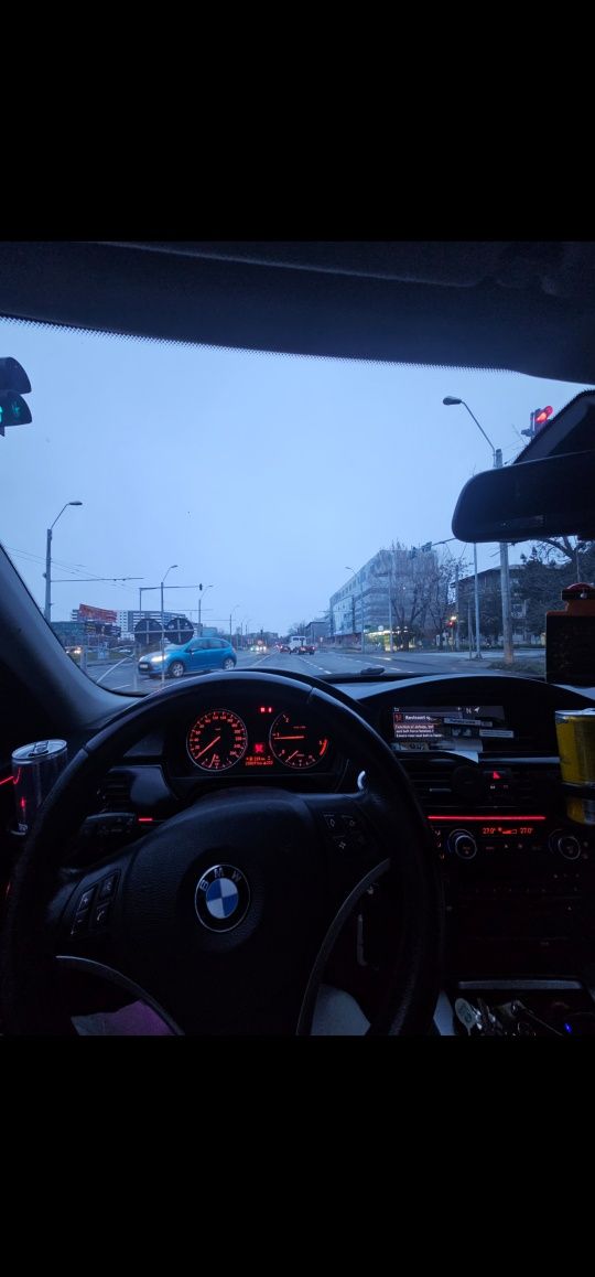 Vând BMW E91 318d 2008