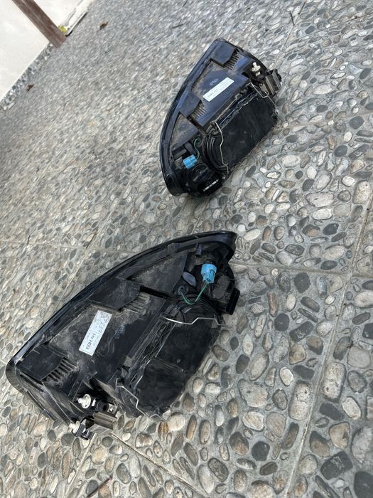 Faruri xenon volvo s40