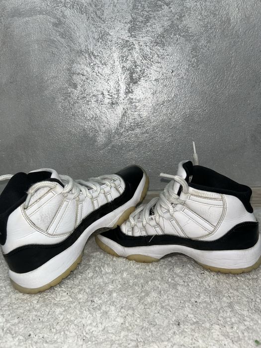 Jordan 11 Retro.