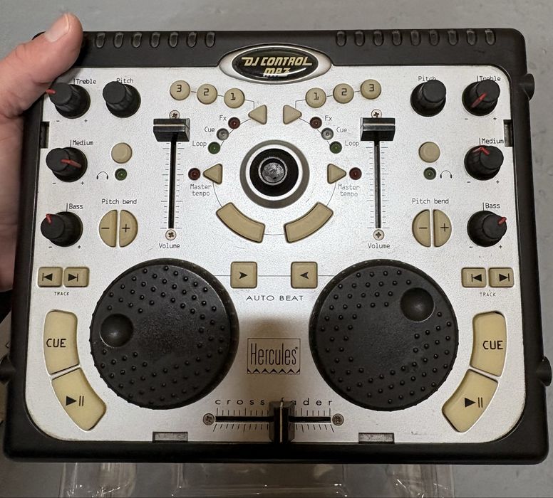 Consola DJ Hercules DJ Control MP3