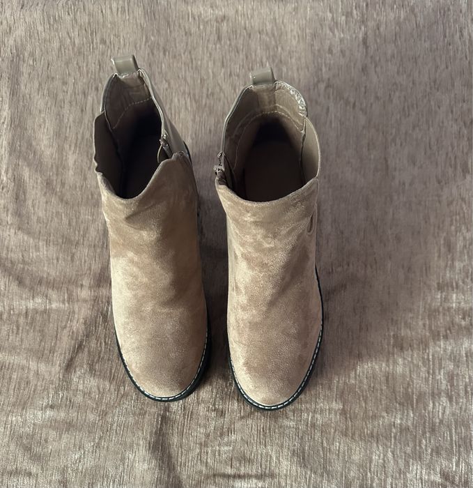 Vand ghete pentru dama