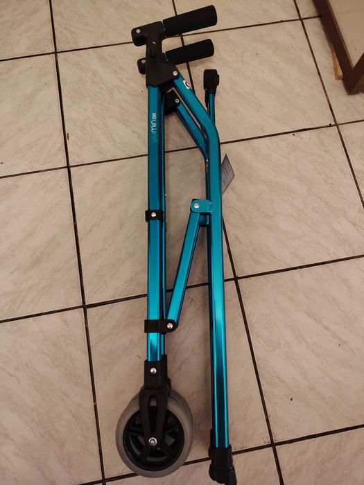 Cadru cu roti pentru deplasare ,pliabil ,din aluminiu!