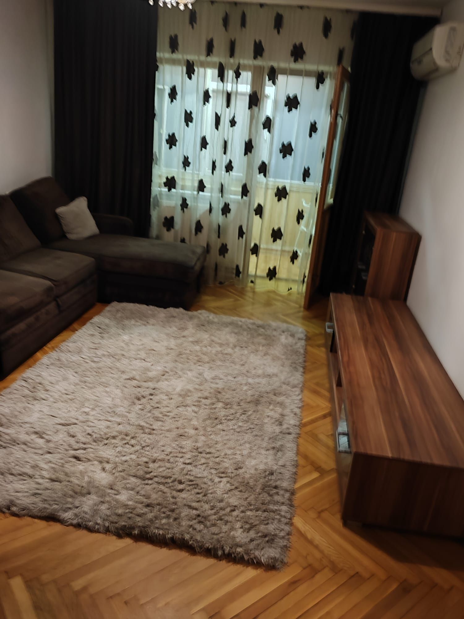 Inchiriez apartament in zona ultra centrala