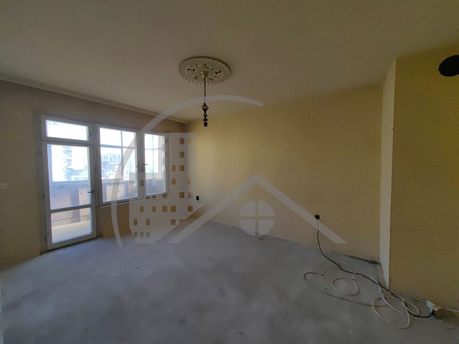 Продава се Тристаен апартамент в Варна, Кайсиева градина - 86 кв.м за 1511 €/кв.м - Снимка #2