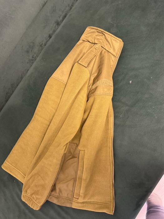 Polar armata cu eticheta