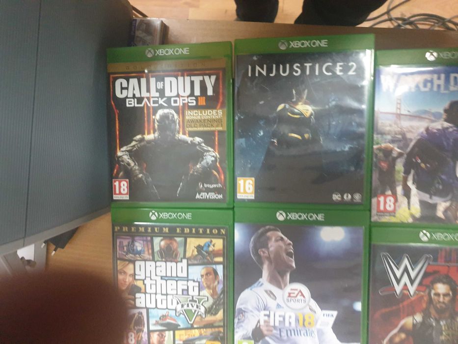 Set 6 jocuri XBox One. Originale. Pret 250 lei