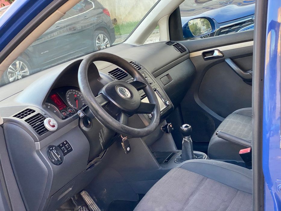 Vând touran 7locuri 2.0 BMP 140 CP Stare excelenta
