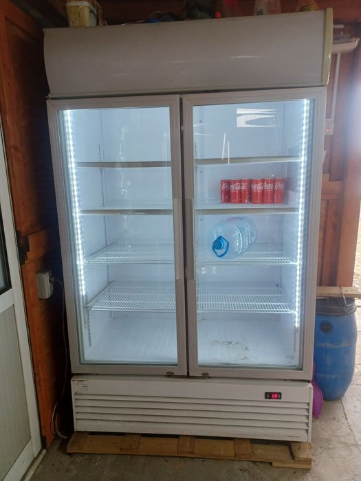Vând vitrină frigorifică