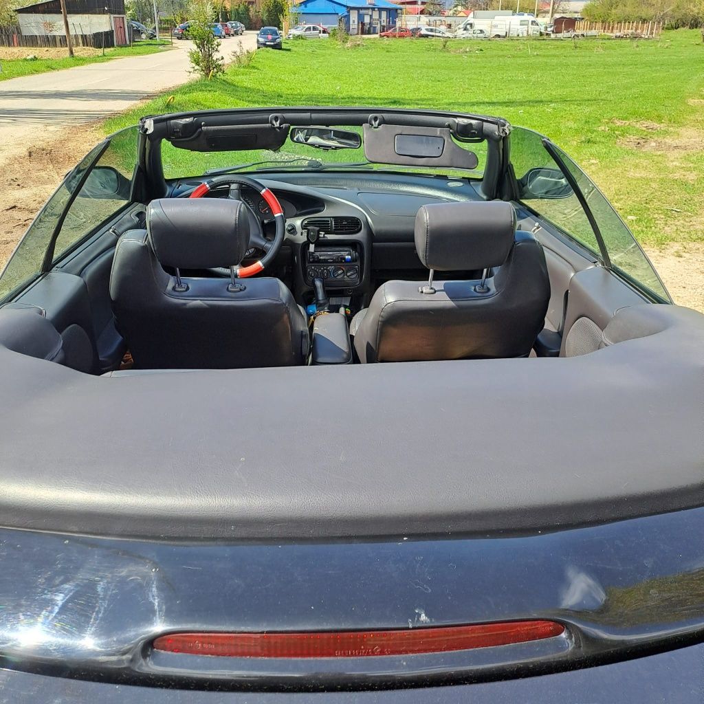 Vând Chrysler Stratus
