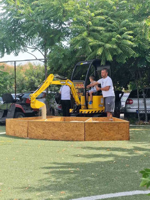 Детски атракцион багерче с монети