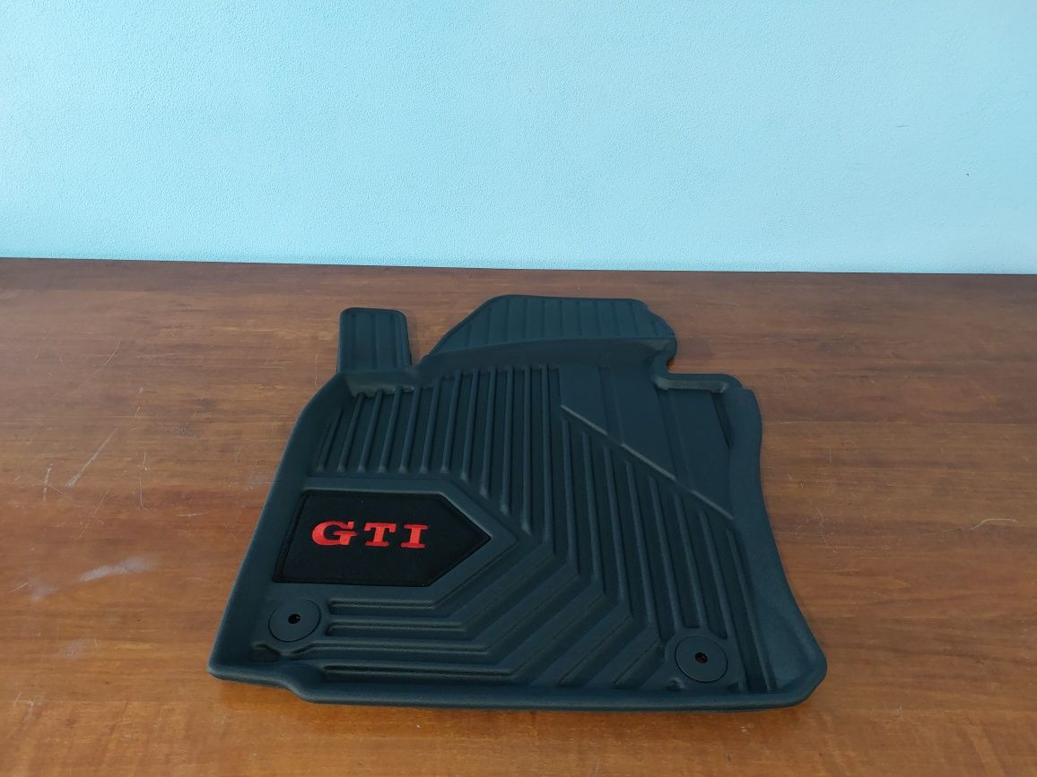 Covorase auto (presuri) tip tavita dedicate VW GOLF GTI