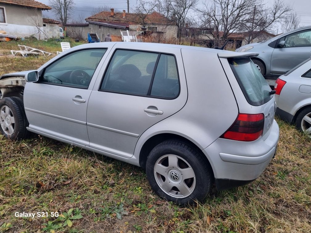 VW Golf 4 1.6 SR 101HP 2001.На части