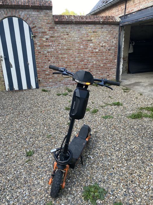 Vand sau schimb cu atv cross trotineta elecrica kukinrin G3,