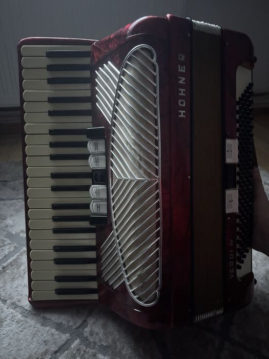 Acordeon Hohner Verdi IV 120 de bași