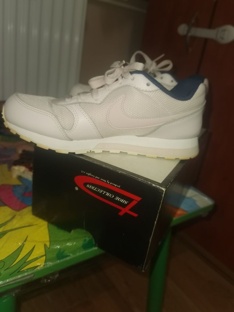 Adidași Nike dama