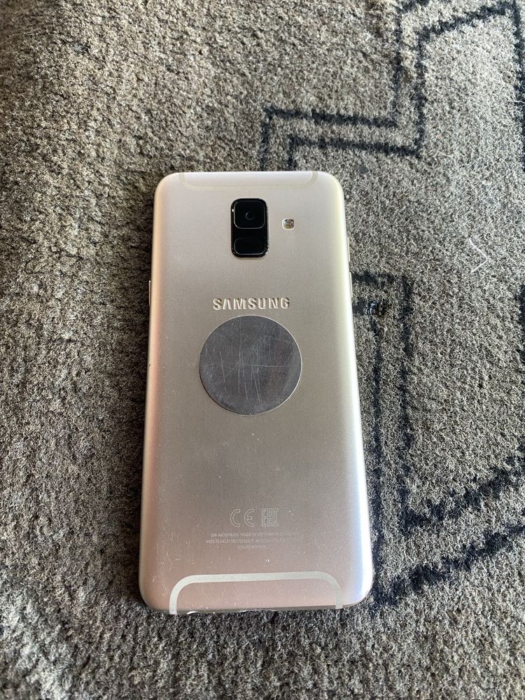 Samsung A6 sotiladi xolati yaxshi 32gb