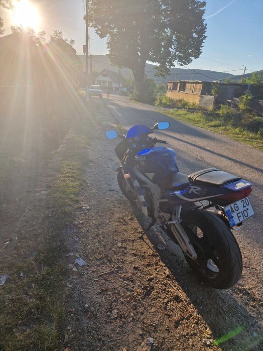 Motocicleta Yamaha r6