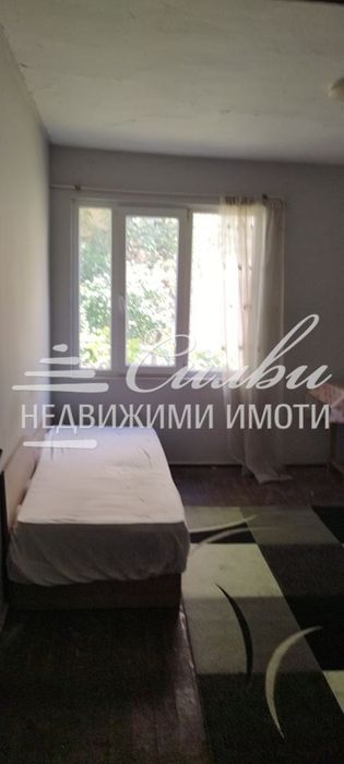 ТУХЛЕНА къща с ГАРАЖ - кв.Добруджански!