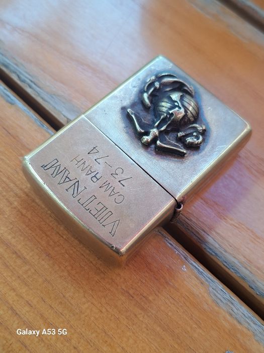Brichetă Zippo Vietnam