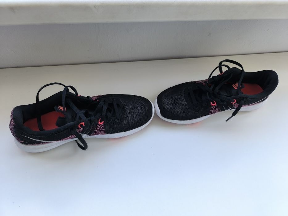 Adidași Nike mărimea 40,5