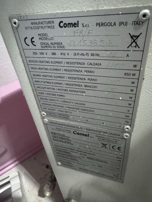 Masă de călcat profesională Comel FR/E cu boiler și aspirație – Italia