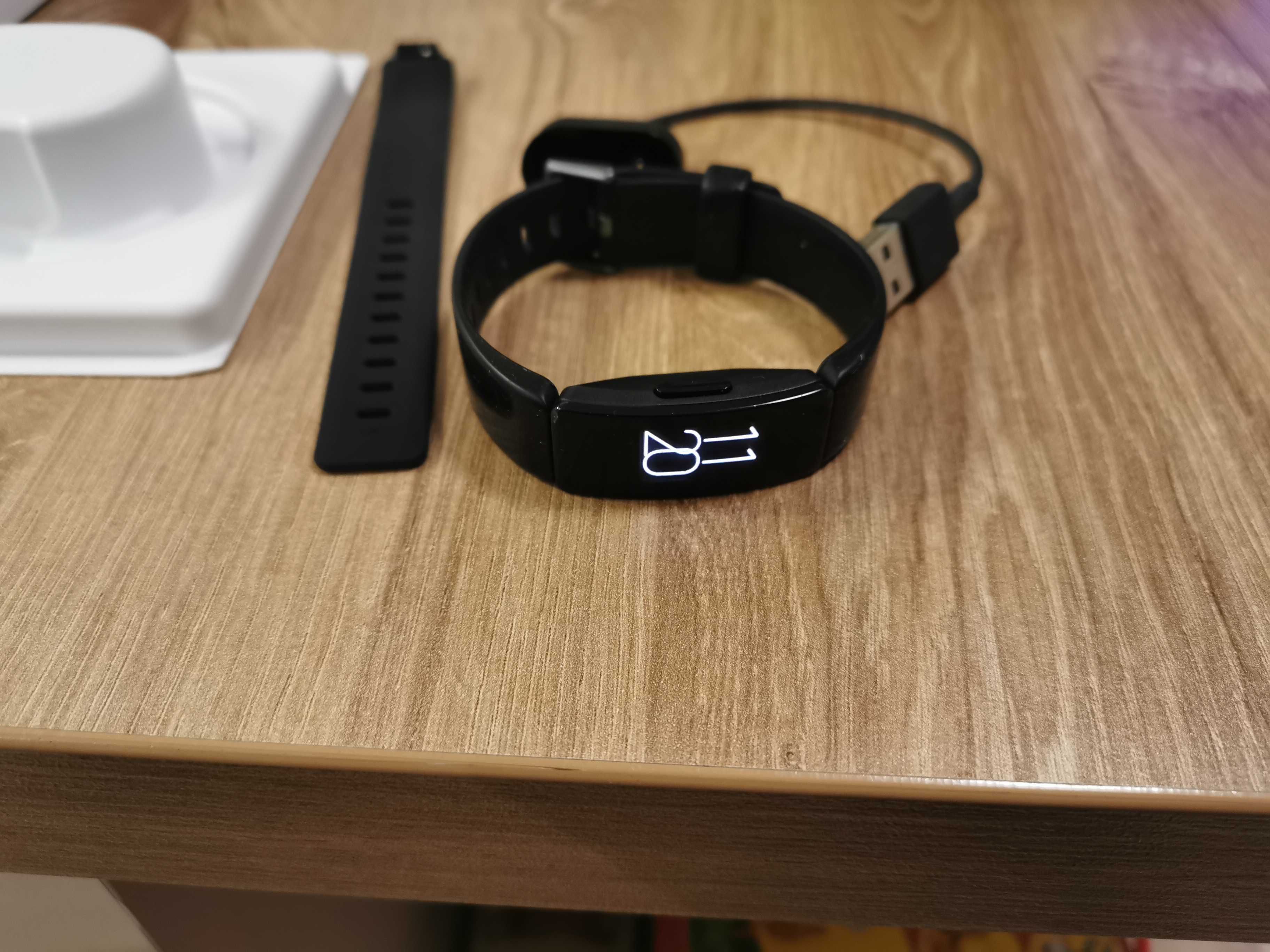 Фитнес гривна Fitbit inspire HR