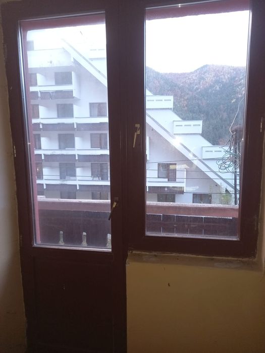 Vând tâmplărie din lemncu geam termopan