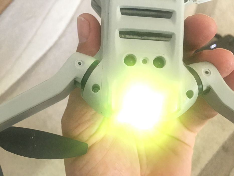 Dronă mini DJI Mavic