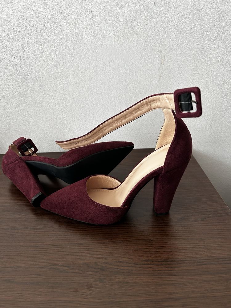 Pantofi eleganti din catifea de eveniment