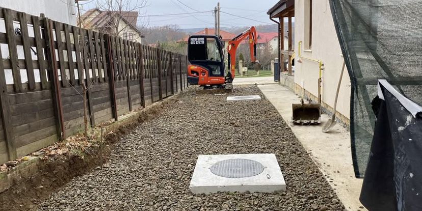 Miniexcavator  excavator santuri  fose fundatii sapaturi mecanizate