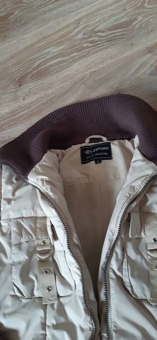 Продавам Дамско яке Л рр