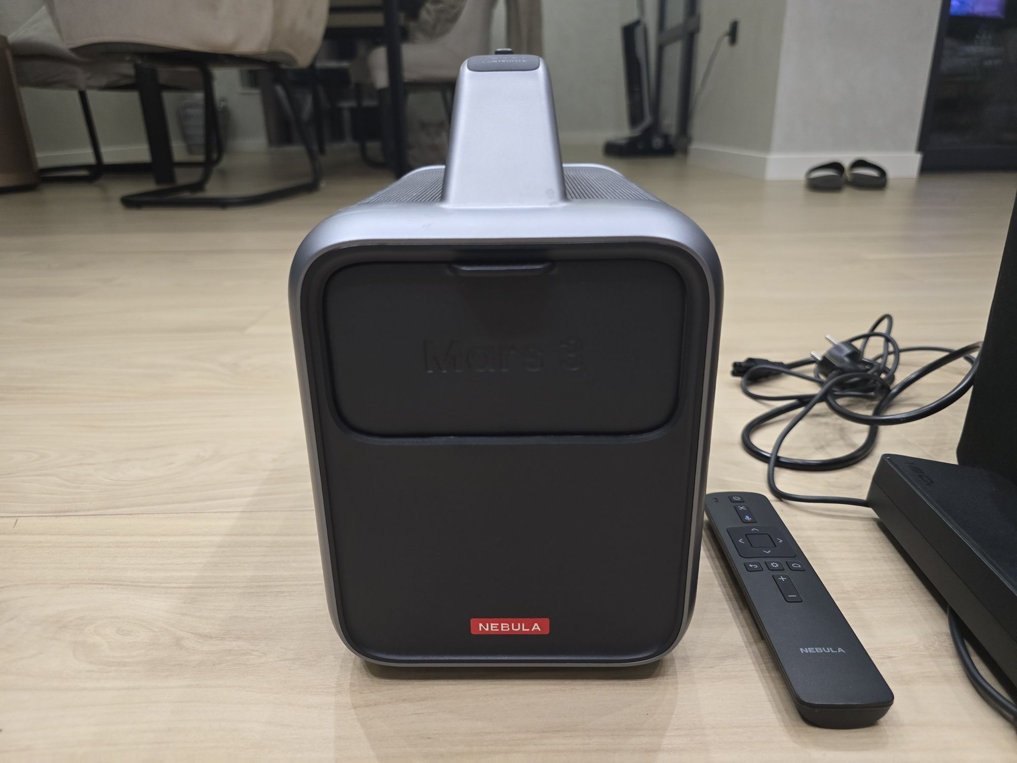 Преносим смарт Видеопроектор Anker Nebula Mars 3, 4K, 1000 ANSI Lumens