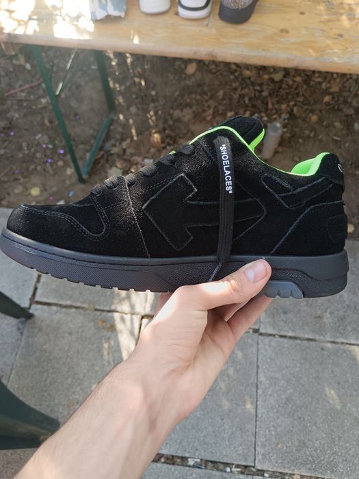 Off White Out of office black