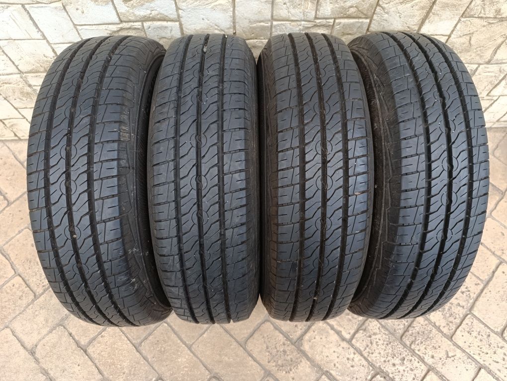 Гуми за Микробус 185/R/14 C Semperit