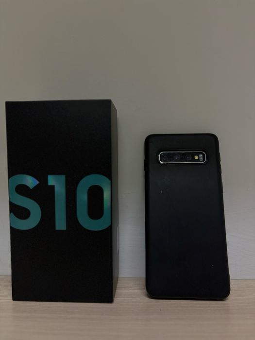 Продам Samsung S10 2019