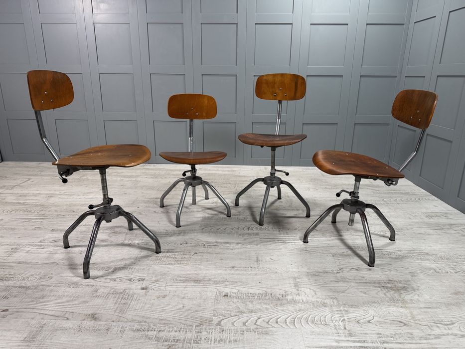 Винтидж индустриални работни столове Р461