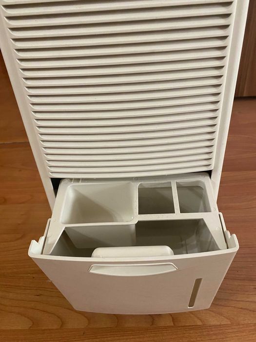 Влагоуловител/влагоабсорбатор DEHUMIDIFIER