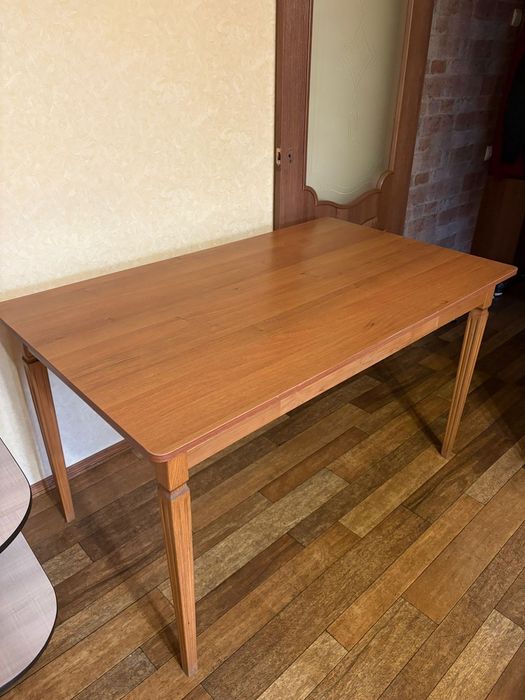 Стол ручной работы, полностью из дерева