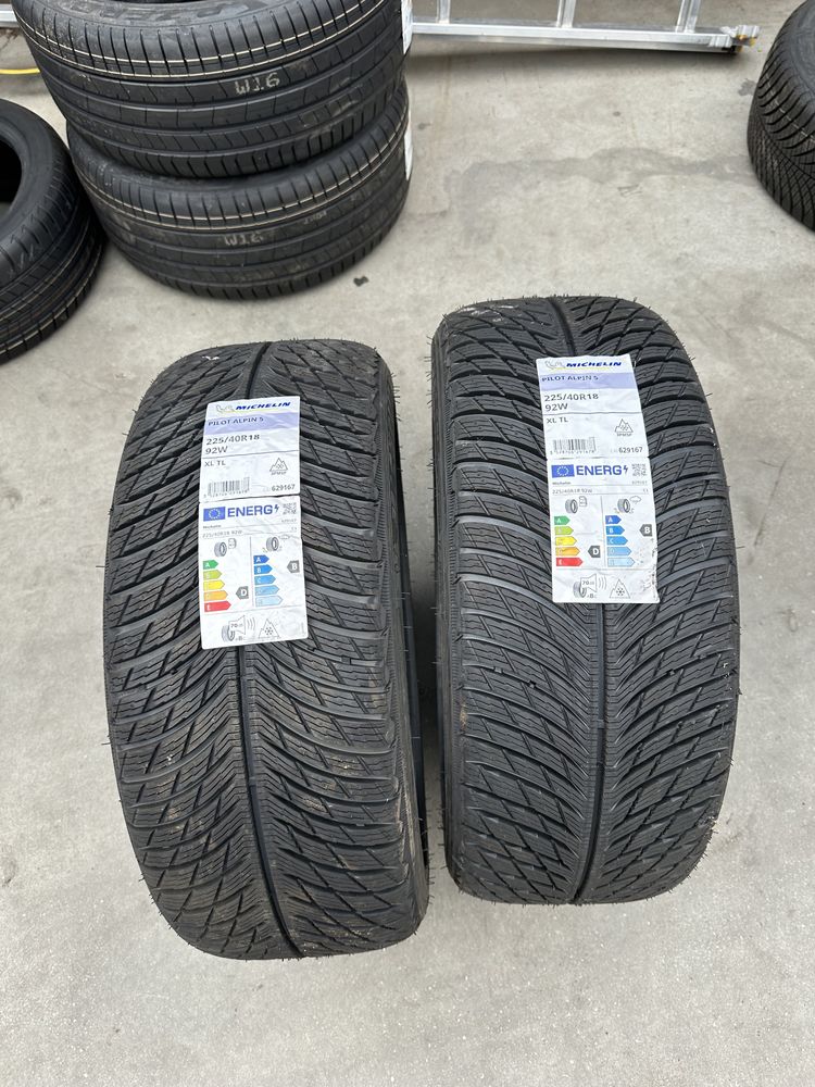 225 40 18 Michelin Alpin 5