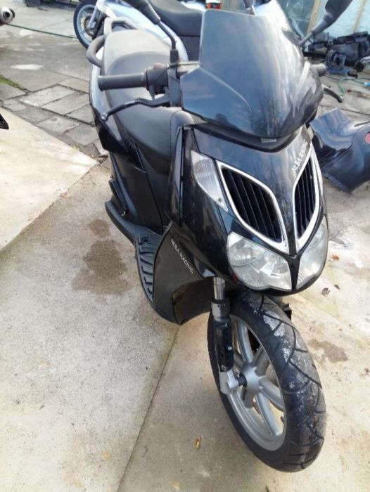 продавам aprilia sport sity 200 125 на части