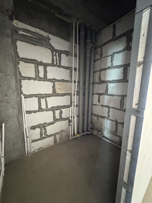 Urganch cityda 3 xonali kvartira sotiladi.