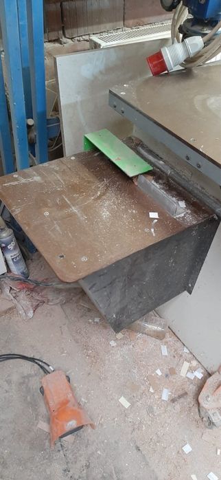 Vând masina aplicat cant