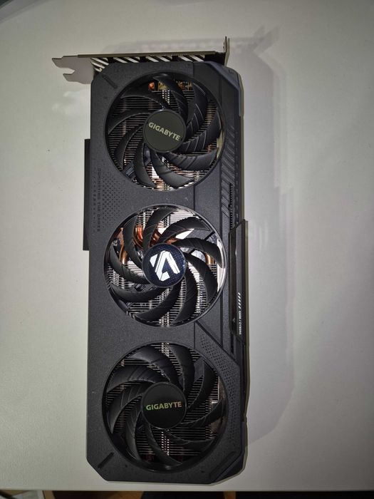 Gigabyte Radeon RX 9060 XT GAMING OC 16GB