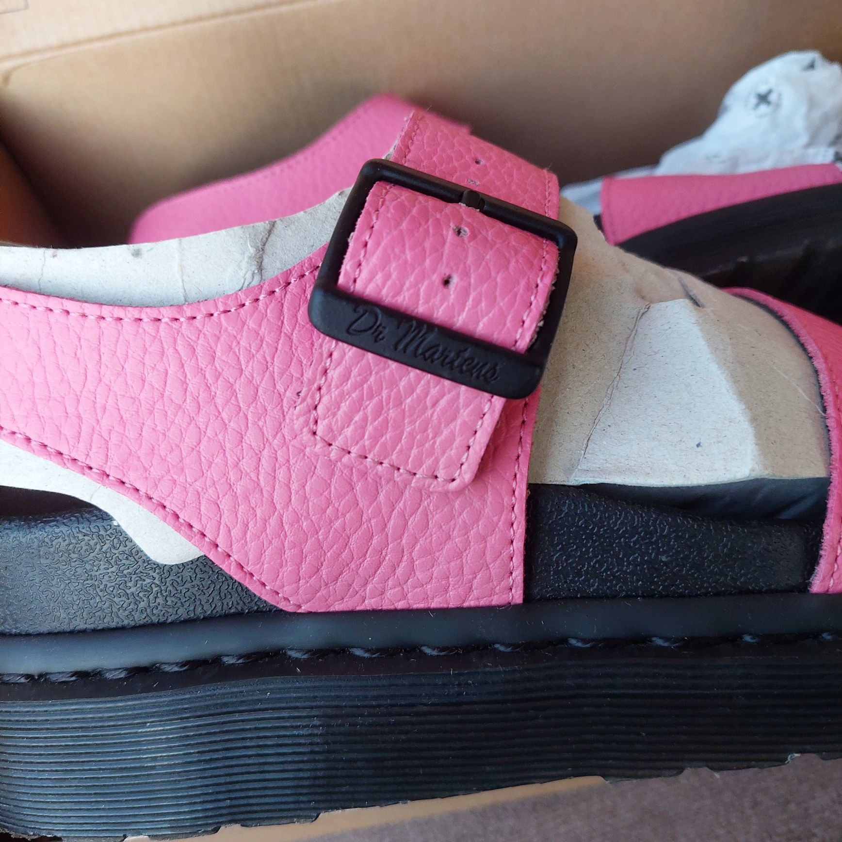 Дамски сандали Gabina и Dr Martens