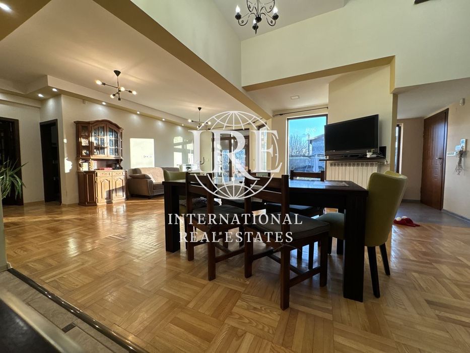 Къща в Добрич, област-с.Приморци площ 400 цена 218000