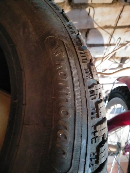 продам комплект зим балон 185/65/15